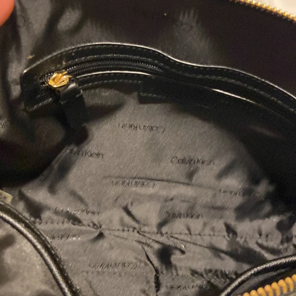 Calvin Klein Black embroidered flowered red pink green cross body, shoulder nice - Picture 11 of 12